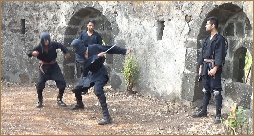 ninja-training-tutorials-ninja-master-teaches-learn-evade-attack-evasion-dodge-side-step-thrust-blade-weapon-body